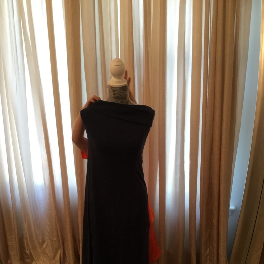 Fitted navy strapless dress